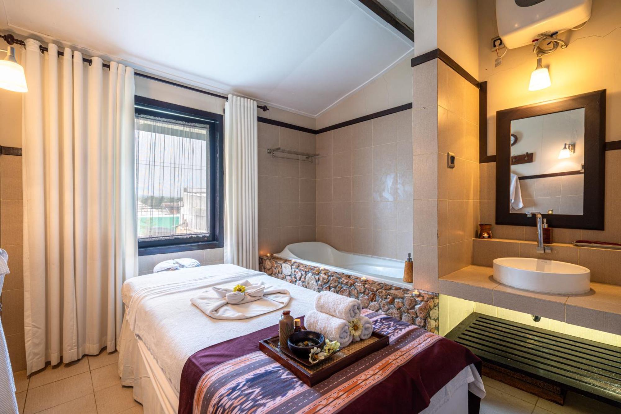 Sumbawa Besar Samawa Transit Hotel מראה חיצוני תמונה